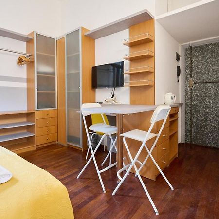 Artist Nadia'S Apartment In Porta Vercellina Milano Exterior foto
