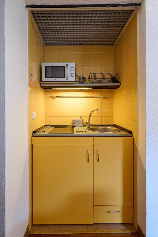 Artist Nadia'S Apartment In Porta Vercellina Milano Exterior foto